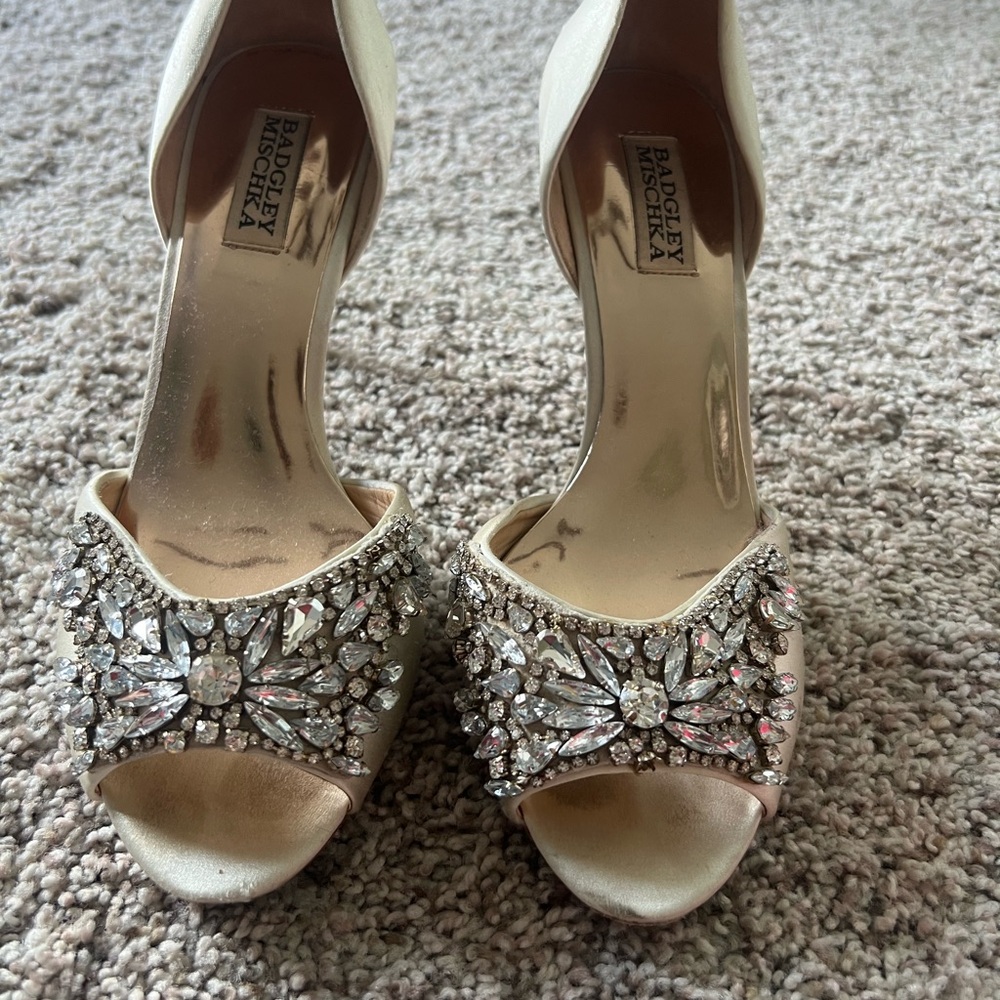 Badgley Mischka Cream Embellished Stiletto Heels